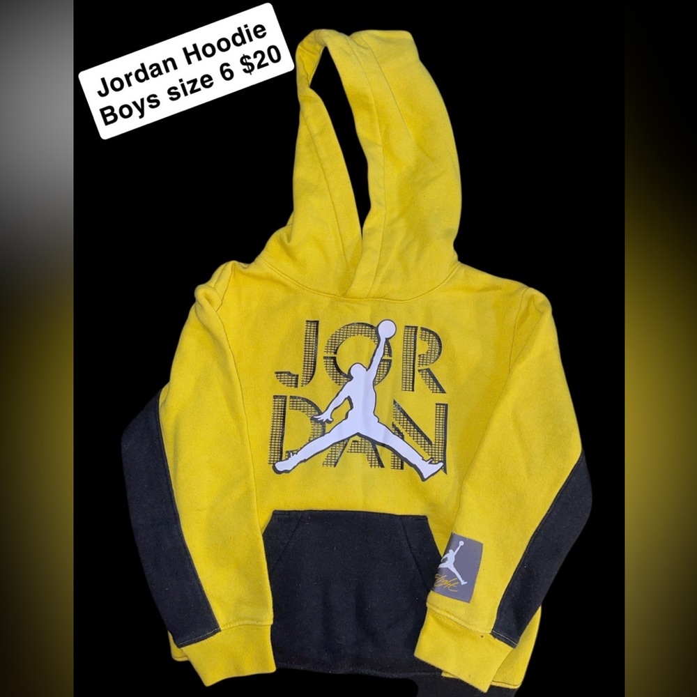 Jordan Yellow and Black Boys' Pullover Hoodie with Jumpman Graphic